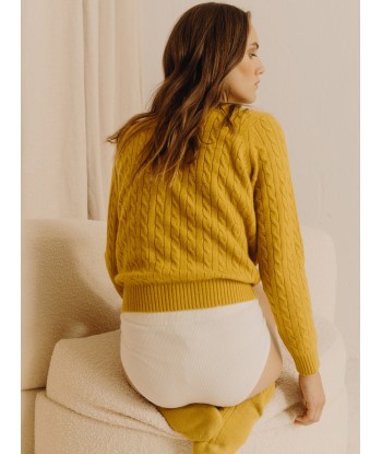 MUSTARD TWISTED CABLE SWEATER est présent 