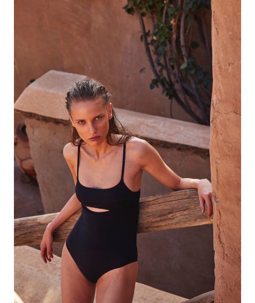 LONGITUDE 36 SWIMSUIT BLACK ou a consommer sur place