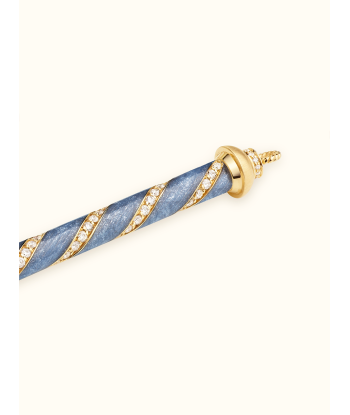 NECKLACE CANDY BLUE CANE s'inspire de l'anatomie humaine